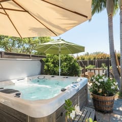 The Coastal Casa | Spa, Hoops & Garden Oasis
