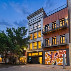 Front Row Loft | Vaulted Ceilings | Free Parking