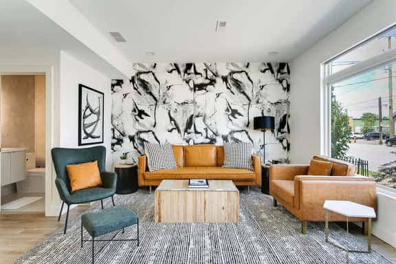 Bourbon Trail-King Bed-BBQ-Fire Pit-W&D-Office - Image 1